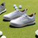 Travis Mathew 现代巡回赛尖刺高尔夫球鞋 - 经典白色/棕褐色